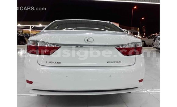 Acheter Import Voiture Lexus ES Blanc à Import - Dubai, Togo Acheter Import Voiture Lexus ES Blanc à Import - Dubai, Togo