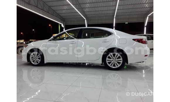 Acheter Import Voiture Lexus ES Blanc à Import - Dubai, Togo Acheter Import Voiture Lexus ES Blanc à Import - Dubai, Togo