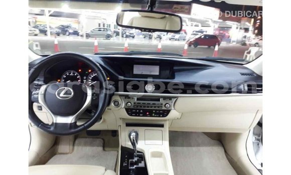 Acheter Import Voiture Lexus ES Blanc à Import - Dubai, Togo Acheter Import Voiture Lexus ES Blanc à Import - Dubai, Togo