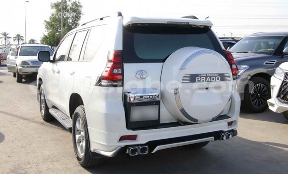 Acheter Import Voiture Toyota Prado Blanc à Import - Dubai, Togo Acheter Import Voiture Toyota Prado Blanc à Import - Dubai, Togo