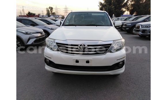 Acheter Import Voiture Toyota Fortuner Blanc à Import - Dubai, Togo Acheter Import Voiture Toyota Fortuner Blanc à Import - Dubai, Togo