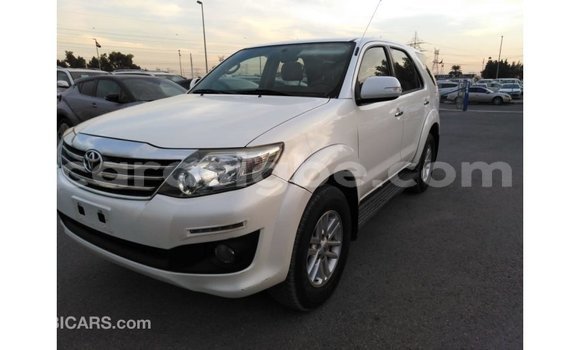 Acheter Import Voiture Toyota Fortuner Blanc à Import - Dubai, Togo Acheter Import Voiture Toyota Fortuner Blanc à Import - Dubai, Togo