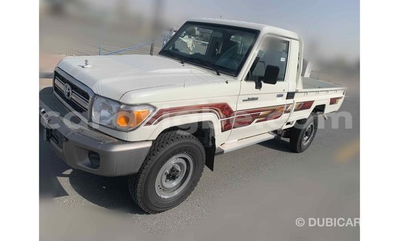 Acheter Import Voiture Toyota Land Cruiser Blanc à Import - Dubai, Togo Acheter Import Voiture Toyota Land Cruiser Blanc à Import - Dubai, Togo