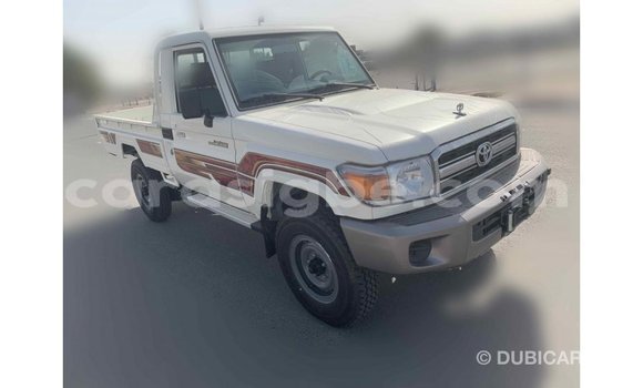 Acheter Import Voiture Toyota Land Cruiser Blanc à Import - Dubai, Togo Acheter Import Voiture Toyota Land Cruiser Blanc à Import - Dubai, Togo
