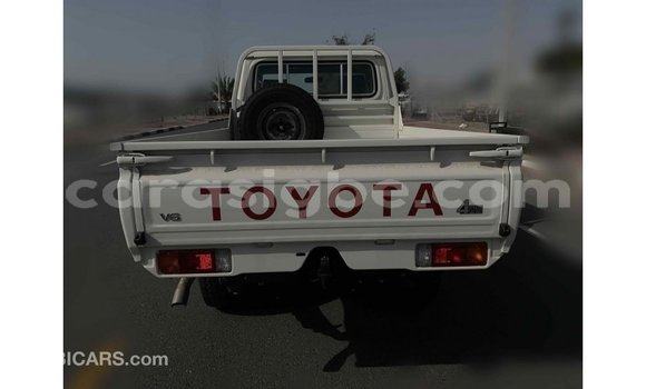 Acheter Import Voiture Toyota Land Cruiser Blanc à Import - Dubai, Togo Acheter Import Voiture Toyota Land Cruiser Blanc à Import - Dubai, Togo