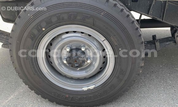 Acheter Import Voiture Toyota Land Cruiser Blanc à Import - Dubai, Togo Acheter Import Voiture Toyota Land Cruiser Blanc à Import - Dubai, Togo