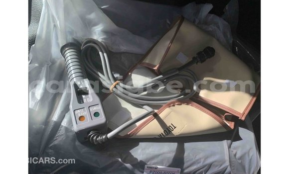 Acheter Import Voiture Toyota Land Cruiser Blanc à Import - Dubai, Togo Acheter Import Voiture Toyota Land Cruiser Blanc à Import - Dubai, Togo