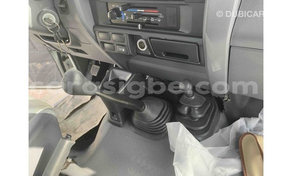 Acheter Import Voiture Toyota Land Cruiser Blanc à Import - Dubai, Togo Acheter Import Voiture Toyota Land Cruiser Blanc à Import - Dubai, Togo