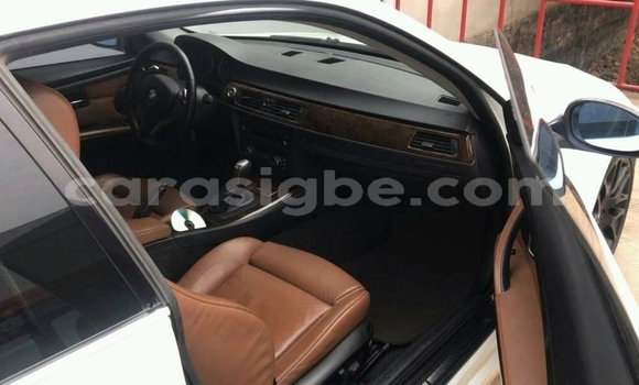 Acheter Occasion Voiture BMW 328i Blanc à Lomé, Maritime Acheter Occasion Voiture BMW 328i Blanc à Lomé, Maritime