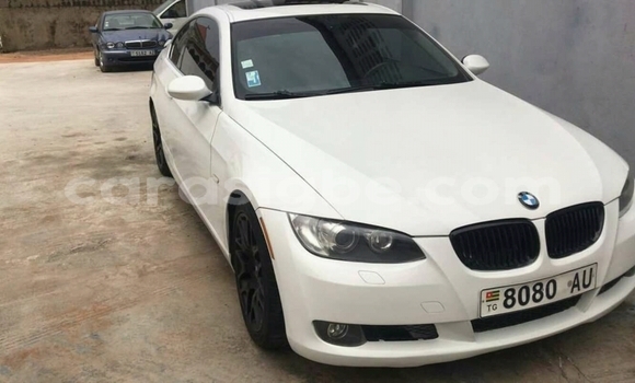 Acheter Occasion Voiture BMW 328i Blanc à Lomé, Maritime Acheter Occasion Voiture BMW 328i Blanc à Lomé, Maritime