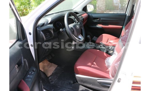 Buy Import Toyota Hilux White Car in Import - Dubai in Togo