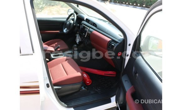 Acheter Import Voiture Toyota Hilux Blanc à Import - Dubai, Togo