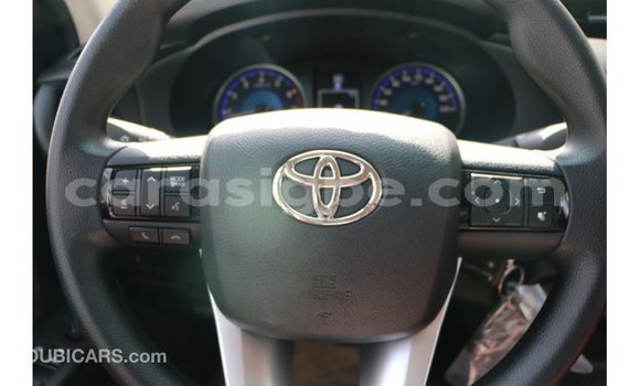 Acheter Import Voiture Toyota Hilux Blanc à Import - Dubai, Togo