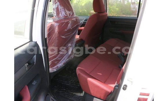 Buy Import Toyota Hilux White Car in Import - Dubai in Togo