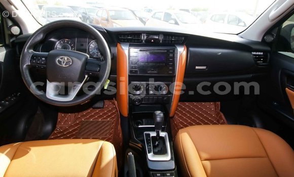 Acheter Import Voiture Toyota Fortuner Autre à Import - Dubai, Togo Acheter Import Voiture Toyota Fortuner Autre à Import - Dubai, Togo