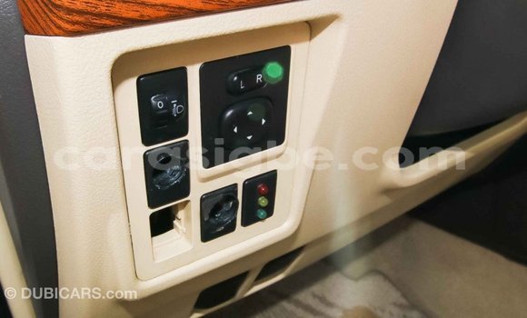 Acheter Import Voiture Toyota Prado Blanc à Import - Dubai, Togo Acheter Import Voiture Toyota Prado Blanc à Import - Dubai, Togo