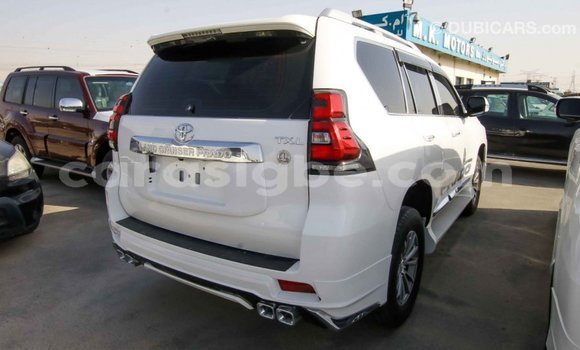 Acheter Import Voiture Toyota Prado Blanc à Import - Dubai, Togo Acheter Import Voiture Toyota Prado Blanc à Import - Dubai, Togo