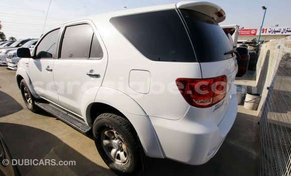 Acheter Import Voiture Toyota Fortuner Blanc à Import - Dubai, Togo Acheter Import Voiture Toyota Fortuner Blanc à Import - Dubai, Togo