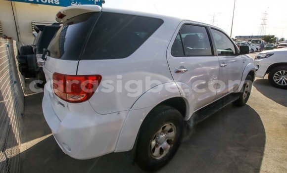 Acheter Import Voiture Toyota Fortuner Blanc à Import - Dubai, Togo Acheter Import Voiture Toyota Fortuner Blanc à Import - Dubai, Togo