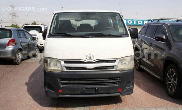 Acheter Import Voiture Toyota Hiace Blanc à Import - Dubai, Togo Acheter Import Voiture Toyota Hiace Blanc à Import - Dubai, Togo