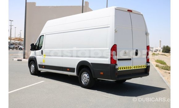 Acheter Import Moto Peugeot XP6 Blanc à Import - Dubai, Togo