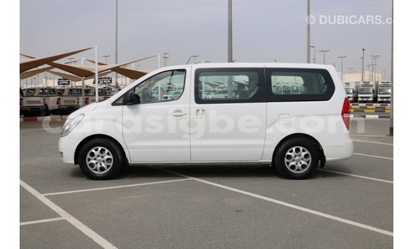 Buy Import Hyundai Chorus White Truck in Import - Dubai in Togo