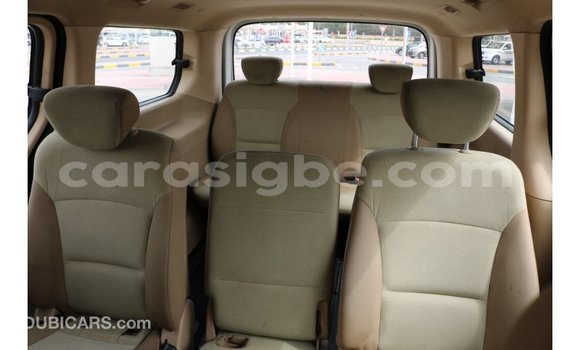 Buy Import Hyundai Chorus White Truck in Import - Dubai in Togo