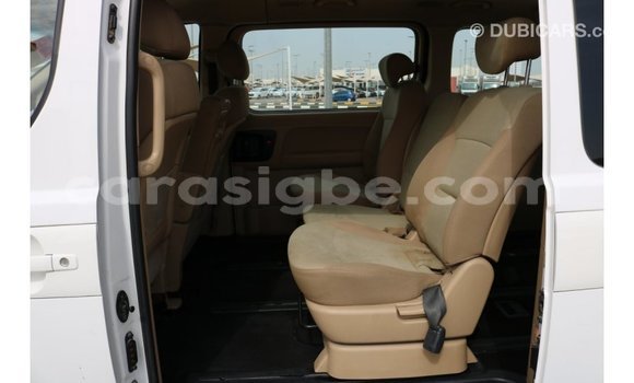 Buy Import Hyundai Chorus White Truck in Import - Dubai in Togo