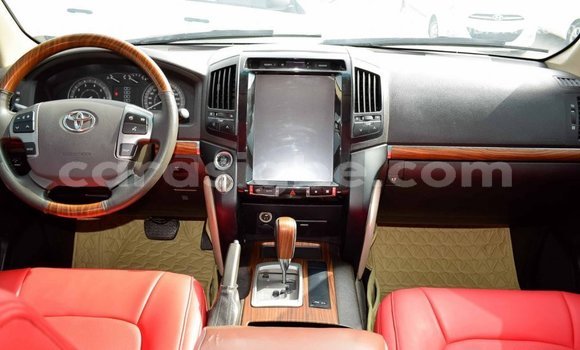 Acheter Import Voiture Toyota Land Cruiser Noir à Import - Dubai, Togo Acheter Import Voiture Toyota Land Cruiser Noir à Import - Dubai, Togo