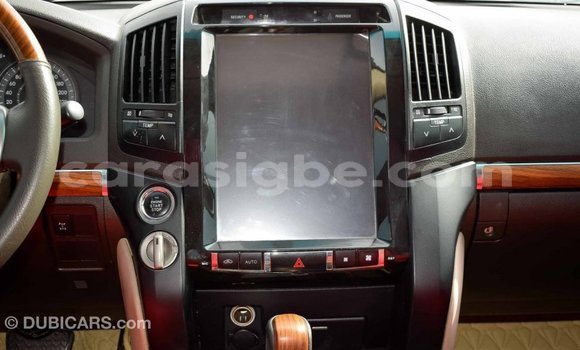 Acheter Import Voiture Toyota Land Cruiser Noir à Import - Dubai, Togo Acheter Import Voiture Toyota Land Cruiser Noir à Import - Dubai, Togo
