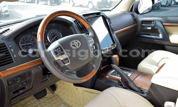 Acheter Import Voiture Toyota Land Cruiser Autre à Import - Dubai, Togo Acheter Import Voiture Toyota Land Cruiser Autre à Import - Dubai, Togo