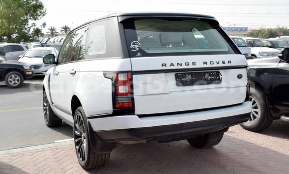 Acheter Import Voiture Land Rover Range Rover Blanc à Import - Dubai, Togo Acheter Import Voiture Land Rover Range Rover Blanc à Import - Dubai, Togo