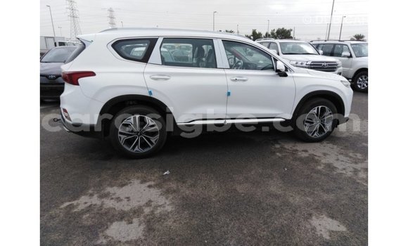 Acheter Import Voiture Hyundai Santa Fe Blanc à Import - Dubai, Togo Acheter Import Voiture Hyundai Santa Fe Blanc à Import - Dubai, Togo