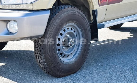 Acheter Import Voiture Toyota Land Cruiser Beige à Import - Dubai, Togo Acheter Import Voiture Toyota Land Cruiser Beige à Import - Dubai, Togo