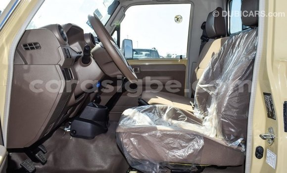 Acheter Import Voiture Toyota Land Cruiser Beige à Import - Dubai, Togo Acheter Import Voiture Toyota Land Cruiser Beige à Import - Dubai, Togo