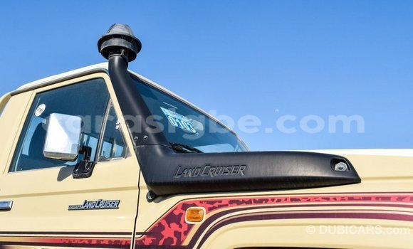 Acheter Import Voiture Toyota Land Cruiser Beige à Import - Dubai, Togo Acheter Import Voiture Toyota Land Cruiser Beige à Import - Dubai, Togo