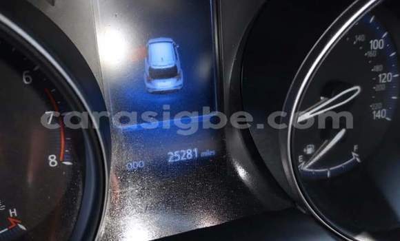 Acheter Occasion Voiture Toyota C-HR Blanc à Lomé, Togo Acheter Occasion Voiture Toyota C-HR Blanc à Lomé, Togo