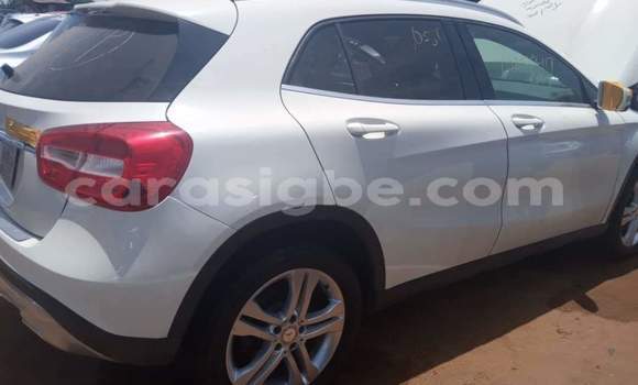 Acheter Occasion Voiture Mercedes‒Benz GLA-klasse AMG Blanc à Lomé, Togo Acheter Occasion Voiture Mercedes‒Benz GLA-klasse AMG Blanc à Lomé, Togo