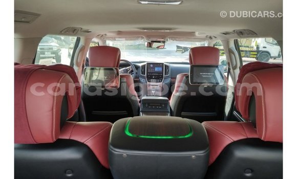 Acheter Import Voiture Toyota Land Cruiser Noir à Import - Dubai, Togo Acheter Import Voiture Toyota Land Cruiser Noir à Import - Dubai, Togo