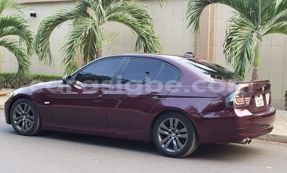 Acheter Occasion Voiture BMW 328i Rouge à Lomé, Maritime Acheter Occasion Voiture BMW 328i Rouge à Lomé, Maritime