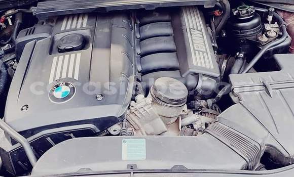 Acheter Occasion Voiture BMW 328i Rouge à Lomé, Maritime Acheter Occasion Voiture BMW 328i Rouge à Lomé, Maritime