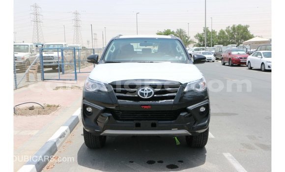 Acheter Import Voiture Toyota Fortuner Noir à Import - Dubai, Togo Acheter Import Voiture Toyota Fortuner Noir à Import - Dubai, Togo