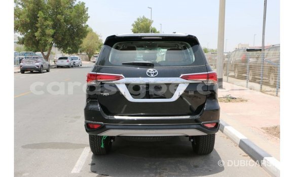 Acheter Import Voiture Toyota Fortuner Noir à Import - Dubai, Togo Acheter Import Voiture Toyota Fortuner Noir à Import - Dubai, Togo