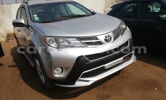 Acheter Occasion Voiture Toyota RAV4 Gris à Lomé, Togo Acheter Occasion Voiture Toyota RAV4 Gris à Lomé, Togo