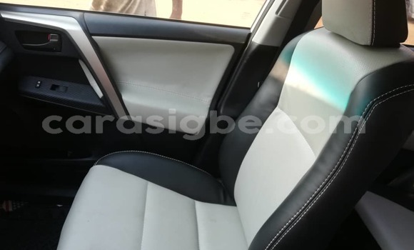 Acheter Occasion Voiture Toyota RAV4 Gris à Lomé, Togo Acheter Occasion Voiture Toyota RAV4 Gris à Lomé, Togo