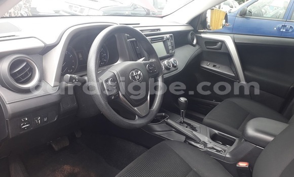 Acheter Occasion Voiture Toyota RAV4 Rouge à Lomé, Togo Acheter Occasion Voiture Toyota RAV4 Rouge à Lomé, Togo