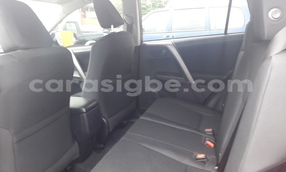 Acheter Occasion Voiture Toyota RAV4 Rouge à Lomé, Togo Acheter Occasion Voiture Toyota RAV4 Rouge à Lomé, Togo