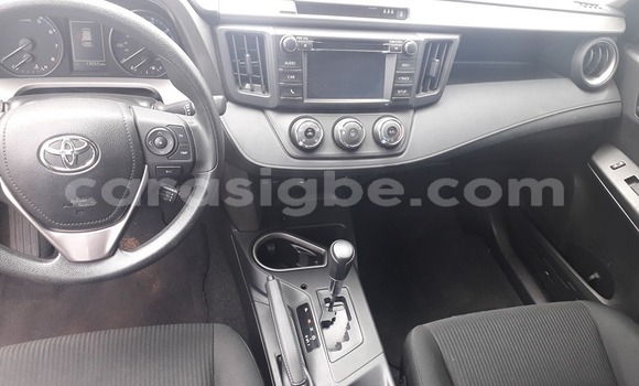 Acheter Occasion Voiture Toyota RAV4 Rouge à Lomé, Togo Acheter Occasion Voiture Toyota RAV4 Rouge à Lomé, Togo