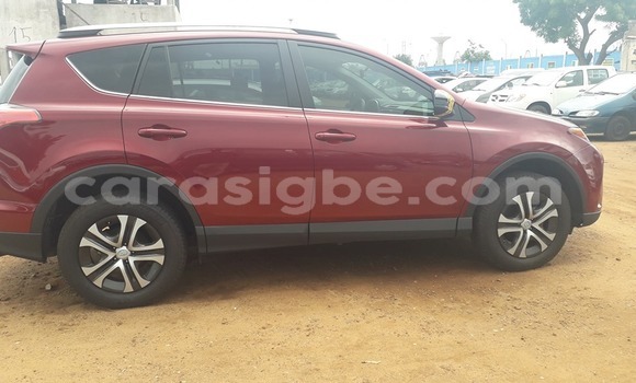 Acheter Occasion Voiture Toyota RAV4 Rouge à Lomé, Togo Acheter Occasion Voiture Toyota RAV4 Rouge à Lomé, Togo