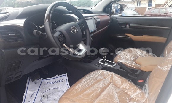 Acheter Occasion Voiture Toyota Hilux Blanc à Lomé, Togo Acheter Occasion Voiture Toyota Hilux Blanc à Lomé, Togo